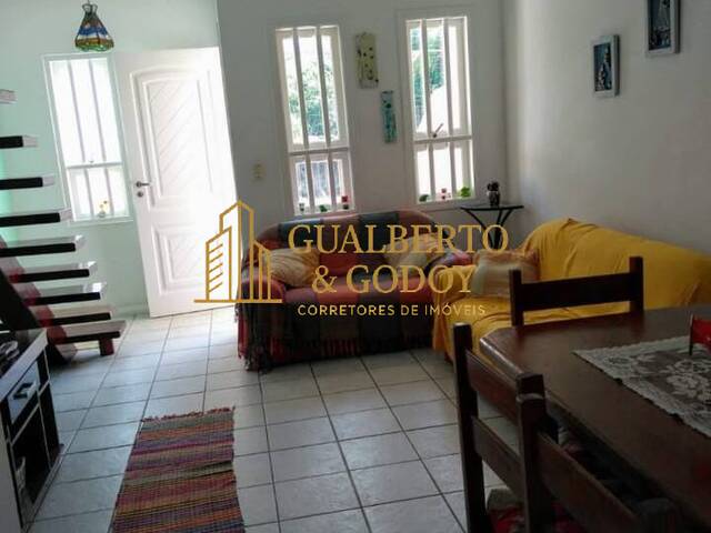 Sobrado para Venda em Caraguatatuba - 4
